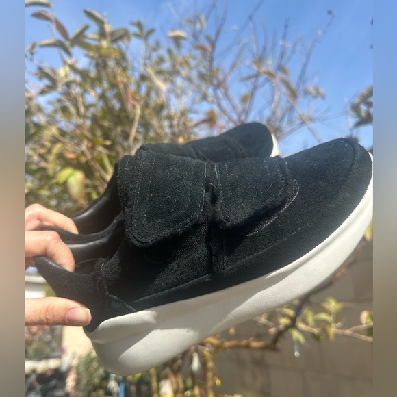Womens UGG Ashby spill seam black sneakers #6.5 - Picture 2 of 8